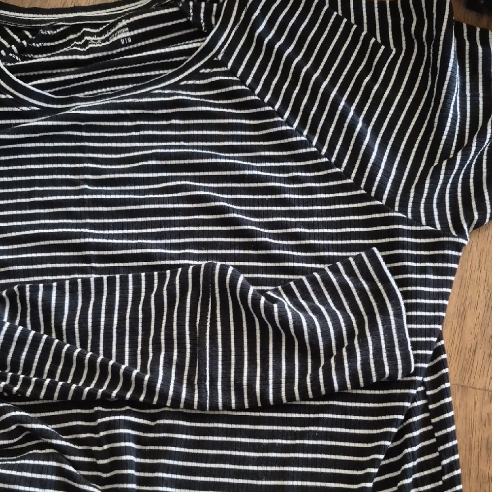 Aerie Black and White Striped Long Sleeve Tee